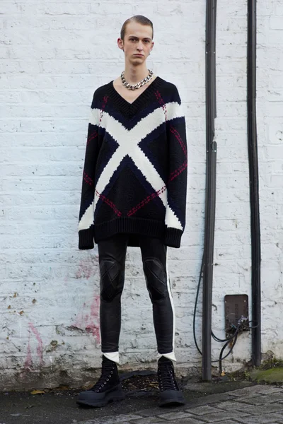 Look 18